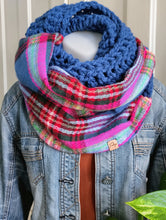 Load image into Gallery viewer, Exclusive: Signature Plaid Crochet Infinity Scarf
